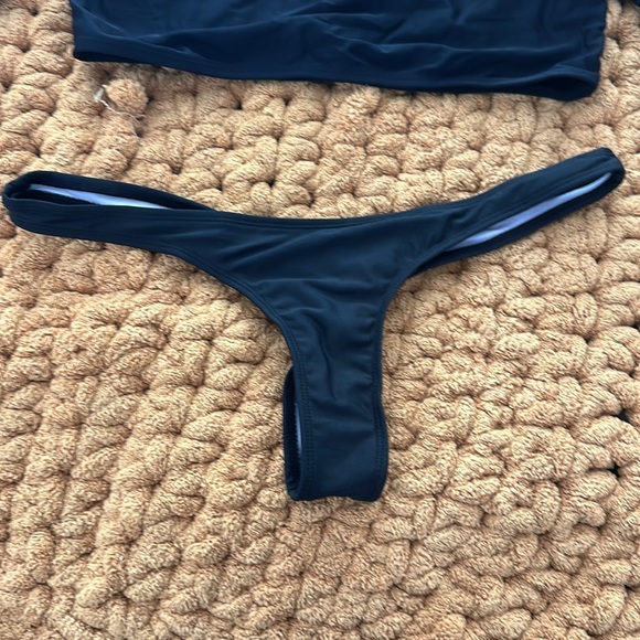 2 piece bikini - Picture 2 of 5